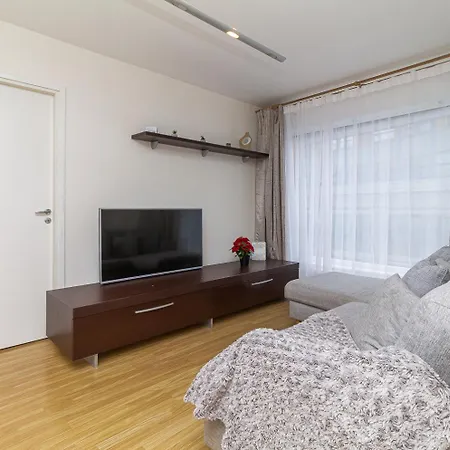 Apartament Romantic Getaway With Equipped Kitchen Tallin